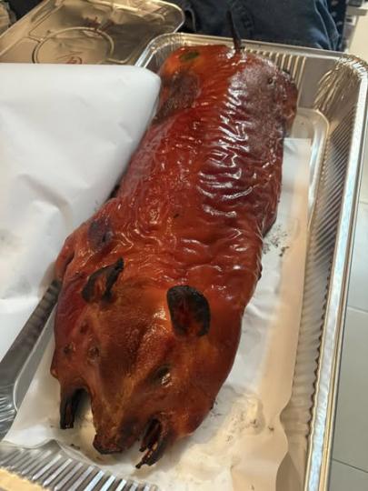 諗住訂隻乳豬食......