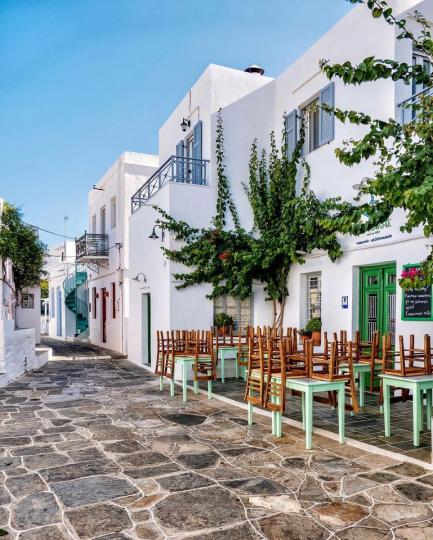 希臘的海島風白色建築，真的是走訪其中都不免被迷倒...