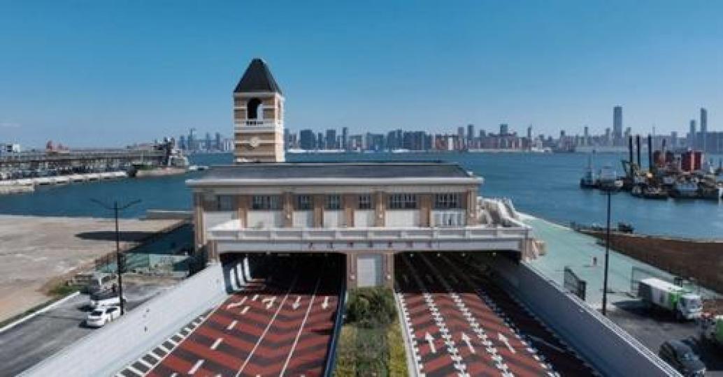 An undersea road tunnel opened to traffic in Dalian, a coastal city in Northeast China's Liaoning pr... An undersea road tunnel opened to traffic in Dalian, a coastal city in Northeast China's Liaoning pr...