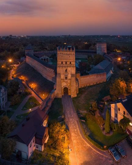 烏克蘭的「魯巴特城堡」...