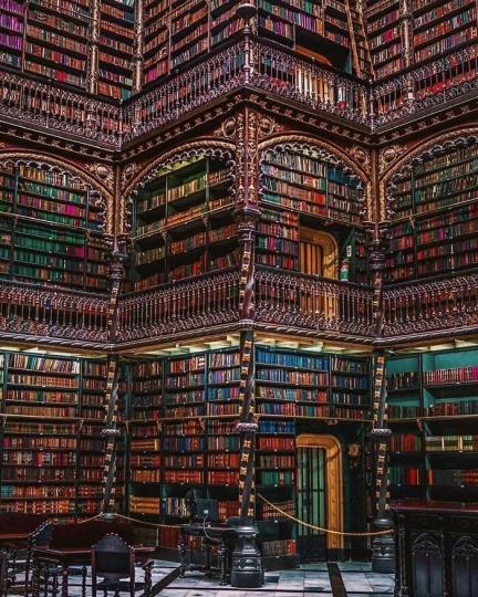 巴西皇家葡文圖書館美到像電影場景...