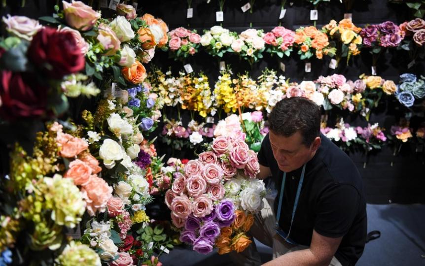 Second phase of Canton Fair inks over 4.5 bln USD export deals... Second phase of Canton Fair inks over 4.5 bln USD export deals...