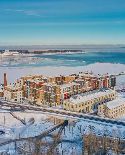 愛沙尼亞北部港口諾布斯納，一到冬天滿地是霜雪覆蓋...