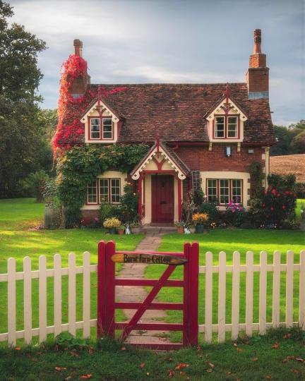 英國的可愛房子，漫步街道上感覺俯拾即是...