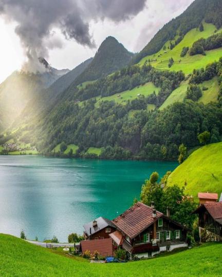 瑞士美麗景色令人陶醉...