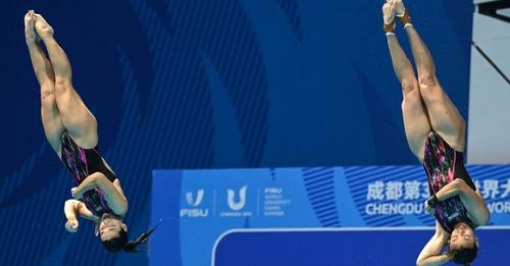 Malaysian Ong made more new friends through diving at the #ChengduUniversiade.... Malaysian Ong made more new friends through diving at the #ChengduUniversiade....