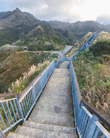 超夢幻「漸層藍山林步道」就在台灣...