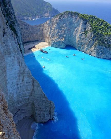希臘的海怎麼會那～麼～藍啦！...