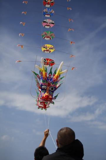 6月10日至24日，丹麦在西部凡岛举办国际风筝节。来自世界各地的纸鸢竞飞于蓝天，令人目不暇接。...