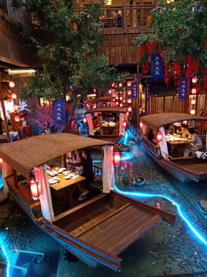 古色古香的江南風餐廳...