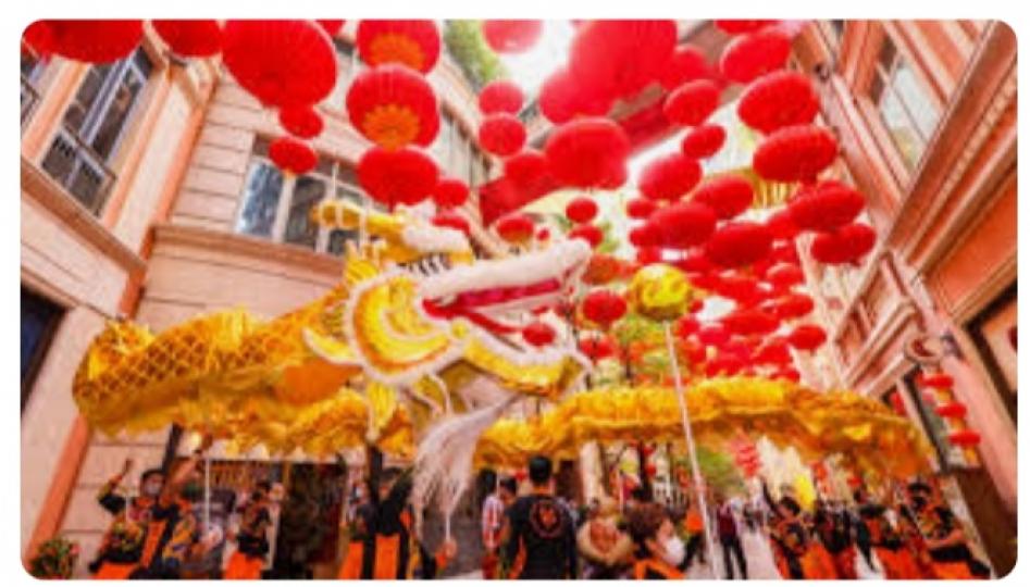 利東街大年
初三舉行新
春節慶文化
匯演。...