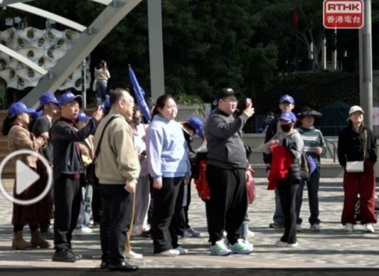 李家超料上半年盛事可吸引84萬旅客訪港　
帶來33億元消費額...