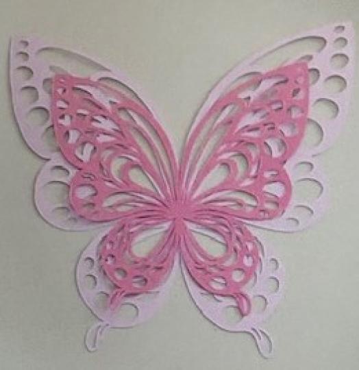 紙雕裝飾
這鏤空設計的蝴蝶顏色配搭得柔和，真是清雅優美！...