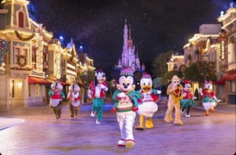 香港迪士尼樂園

香港迪士尼樂園由即日至明年1月2日，舉辦全新「A Disney Christmas」聖誕主題活動。...