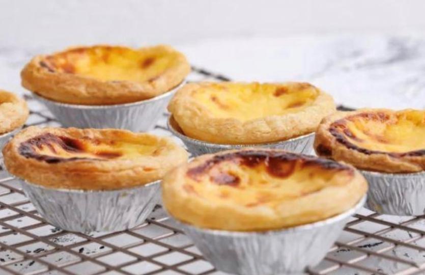 正宗的葡式蛋撻
正宗的葡式蛋撻即英語裏通常是叫的Portuguese custard tart,也就是「葡萄牙奶油撻」。... 正宗的葡式蛋撻
正宗的葡式蛋撻即英語裏通常是叫的Portuguese custard tart,也就是「葡萄牙奶油撻」。...