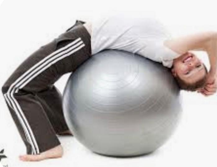 健身球
健身球是近年流行的健體運動。 主要是利用健身球的不穩定性，訓練全身肌肉、平衡力、專注力、改良身體姿勢，有效地收緊臀部，大腿，腹肌等，達到健美身段和預防及減輕腰痛的效果。...