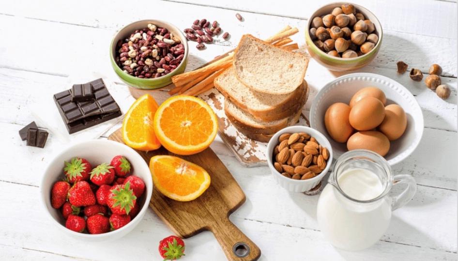 食物敏感
對有食物敏感患者來說，致敏食物千奇百怪，雞蛋、牛奶、果仁、芝麻、海鮮、牛肉、橙、香蕉、菠蘿、椰菜等等，當中又以對海產如魚、蝦、蟹及果仁如花生、杏仁敏感者最為常見。蝦、蟹的致敏原為其肌肉的蛋白...