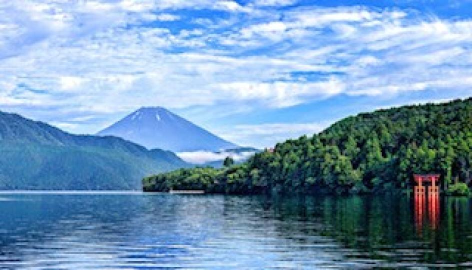 蘆之湖
我很喜歡乘船游覽蘆之湖的風景。蘆之湖位於日本神奈川縣足柄下郡箱根町。湖大約形成於三千年前，是神奈川縣內面積最大的湖泊，亦是一個非常知名的觀光地，也可以從湖遠望富士山。...