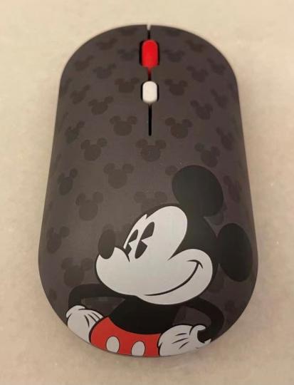 別緻的滑鼠
這隻滑鼠有明和暗米奇的標誌，一看便知主人是米奇老鼠迷。...