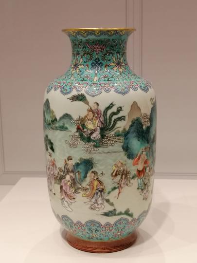 花瓶

香港故宮博物館展品中我欣賞這古董花瓶。...