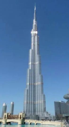 杜拜塔
杜拜塔正式名稱為哈利法塔，又稱杜拜大廈或比斯杜拜塔。此塔建於2004年，2010年正式建成，總高度達828米，樓層總數162層，是目前世界第一高樓。...