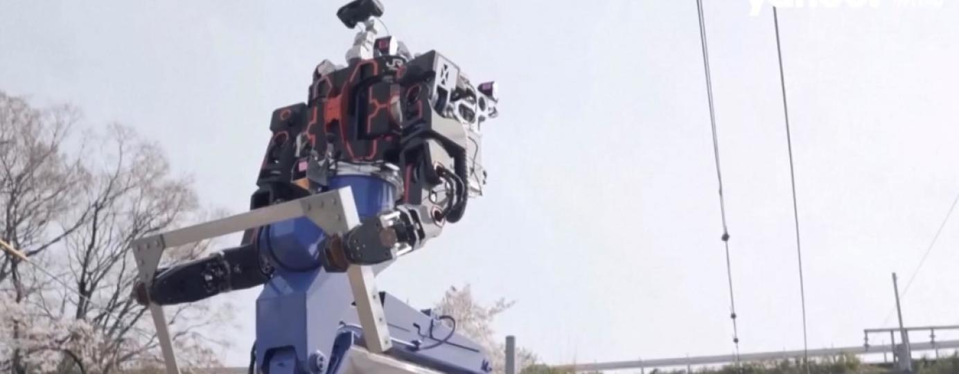 機械人
西日本旅客鐵道（JR West）利用巨型機器人進行高空維修鐵路工程。...