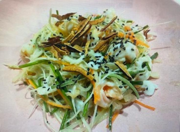 沙律
沙律是夏天恩物，大蝦、鮮魷加上爽口蔬菜、黑芝麻和沙律醋，一款大蝦鮮魷沙律便完成了！...