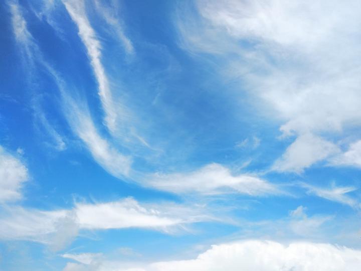 動感的雲
蔚藍的天空襯托起有動感的白雲 十分特別。...