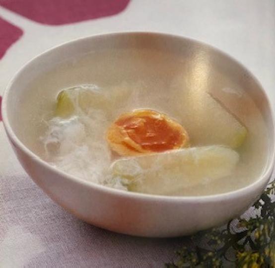 節瓜鹹蛋粉絲湯
不要少看這簡單材料湯，可以健脾益氣和清熱降火。...