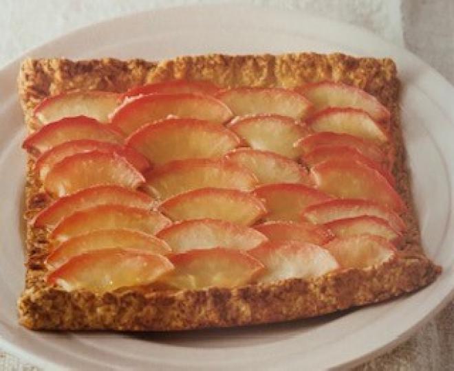 薄燒蘋果批
別具特色的蘋果批可以食到一片一片的蘋果，能引起食慾。...