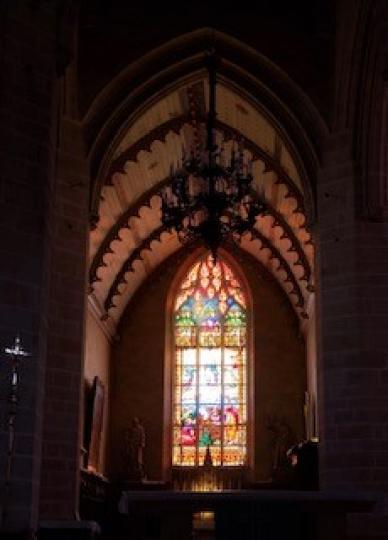 彩繪藝術玻璃

教堂的彩繪藝術玻璃講述出很多聖經故事。...