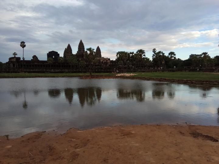 柬埔寨吳哥窟日落景色...