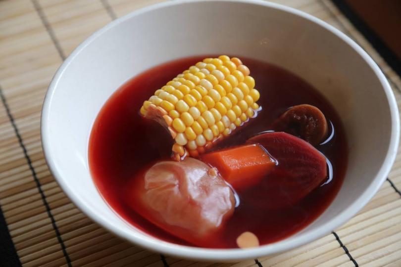 紅菜頭粟米湯 紅菜頭粟米湯