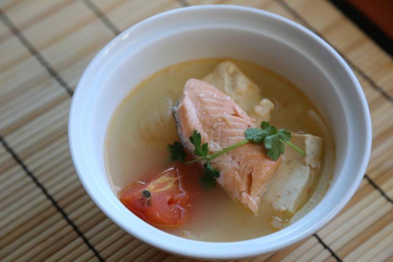 蕃茄豆腐三文魚湯 蕃茄豆腐三文魚湯