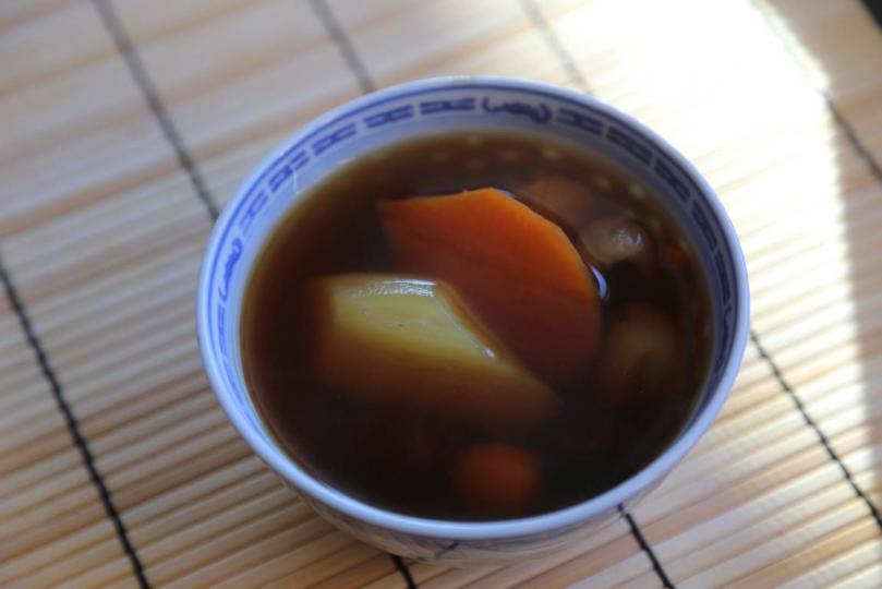 番薯紅棗蓮子糖水 番薯紅棗蓮子糖水