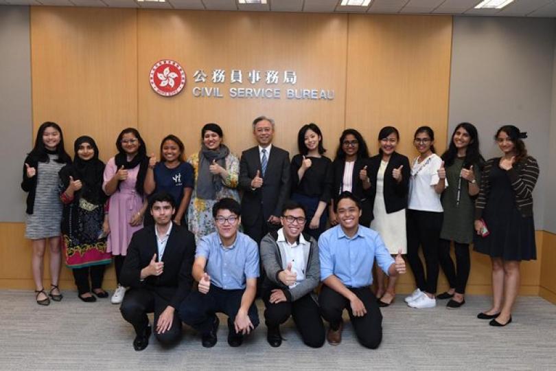 共籌謀: 楊偉雄(右)與深圳市副市長艾學峰共同主持河套區港深創新及科技園發展聯合專責小組第五次會議。 共籌謀: 楊偉雄(右)與深圳市副市長艾學峰共同主持河套區港深創新及科技園發展聯合專責小組第五次會議。