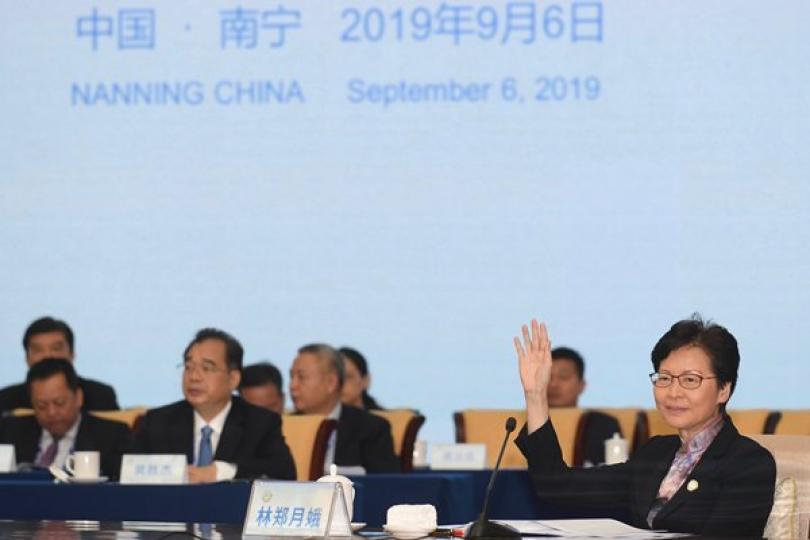 積極參與: 林鄭月娥(右)出席2019年泛珠三角區域合作行政首長聯席會議。 積極參與: 林鄭月娥(右)出席2019年泛珠三角區域合作行政首長聯席會議。