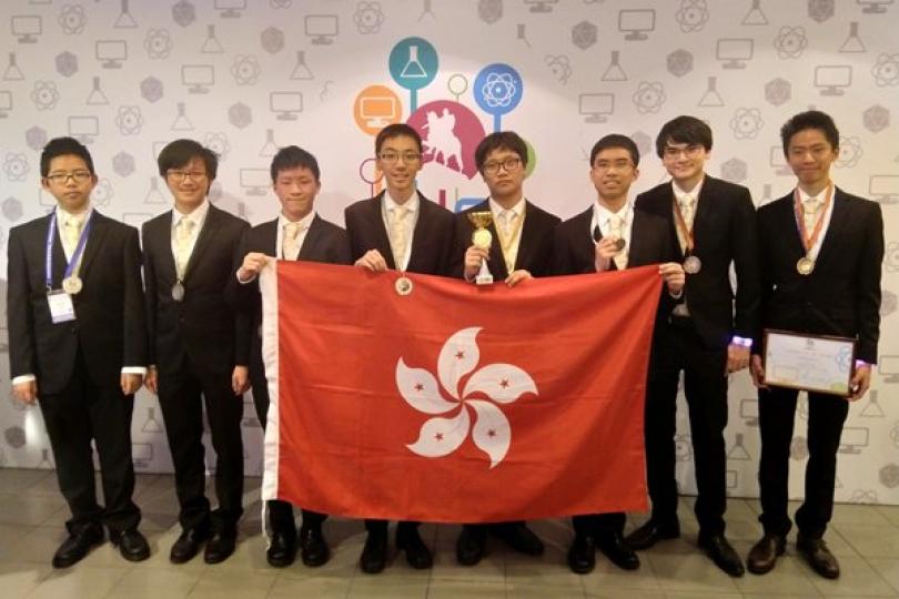 成績卓越: (左起)劉思進、周景毅、袁樂勤、葉恩銘、梁譽曦、關亮節、Sheremeta Daniel Weili、徐長龍代表香港參加第四屆國際大都會奧林匹克。 成績卓越: (左起)劉思進、周景毅、袁樂勤、葉恩銘、梁譽曦、關亮節、Sheremeta Daniel Weili、徐長龍代表香港參加第四屆國際大都會奧林匹克。