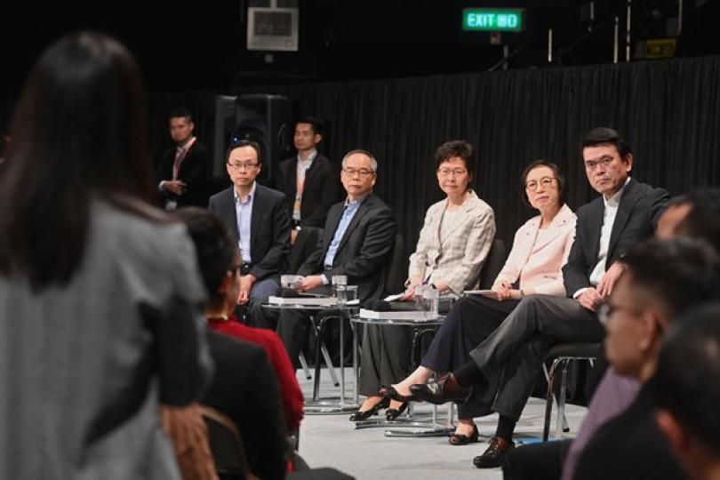 政府願聆聽青年人訴求 政府願聆聽青年人訴求