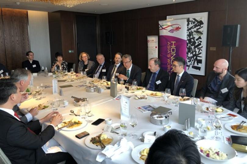 陳茂波訪英推動綠色金融合作 陳茂波訪英推動綠色金融合作