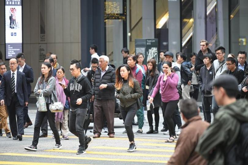 增政府開支 減市民壓力 增政府開支 減市民壓力