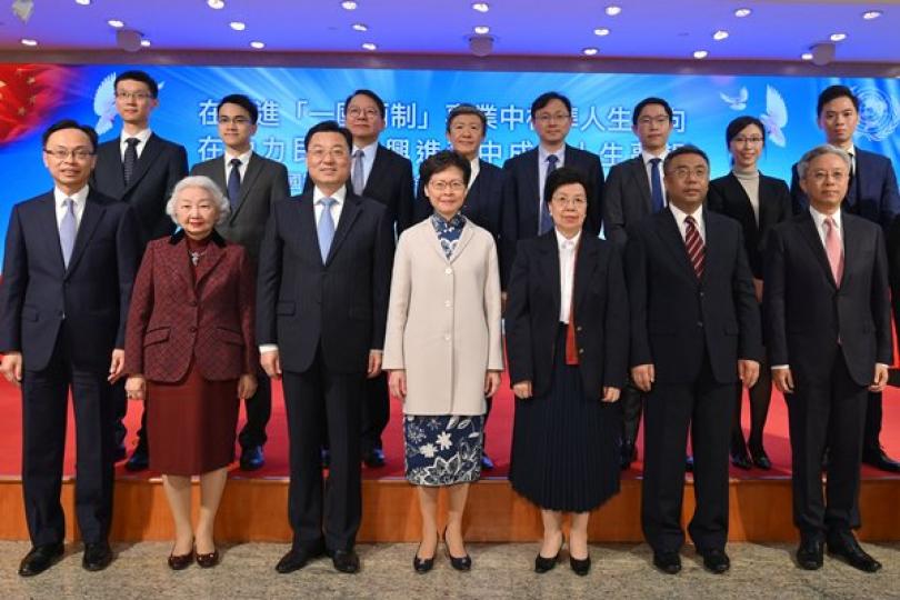 培育青年放眼世界 培育青年放眼世界