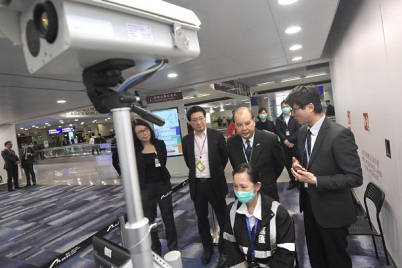 張建宗視察機場防控措施 張建宗視察機場防控措施