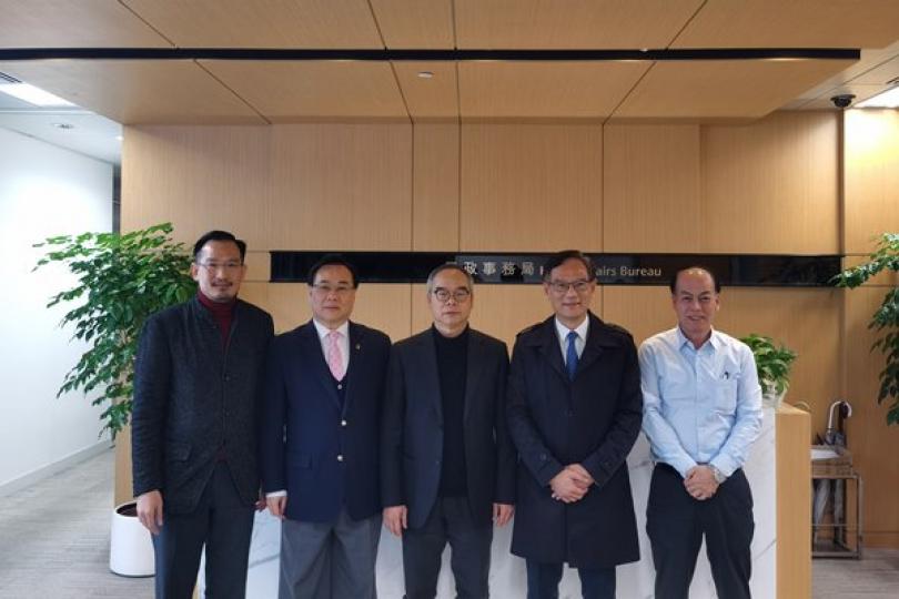 劉江華向物管業界介紹支援計劃 劉江華向物管業界介紹支援計劃