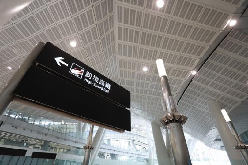 關閉部分口岸後出入境人數續減 關閉部分口岸後出入境人數續減