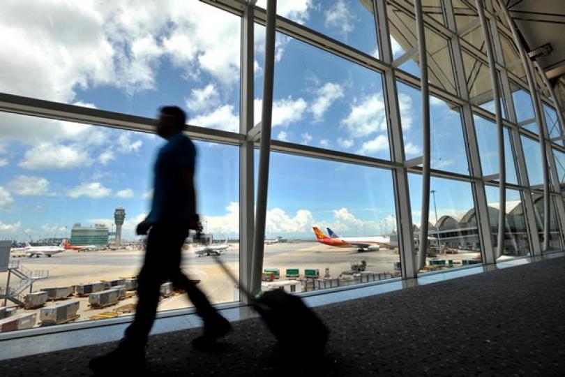 四人染新型肺炎 全部曾外遊 四人染新型肺炎 全部曾外遊