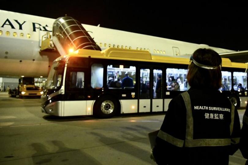 兩日包機共接558滯鄂港人回港 兩日包機共接558滯鄂港人回港