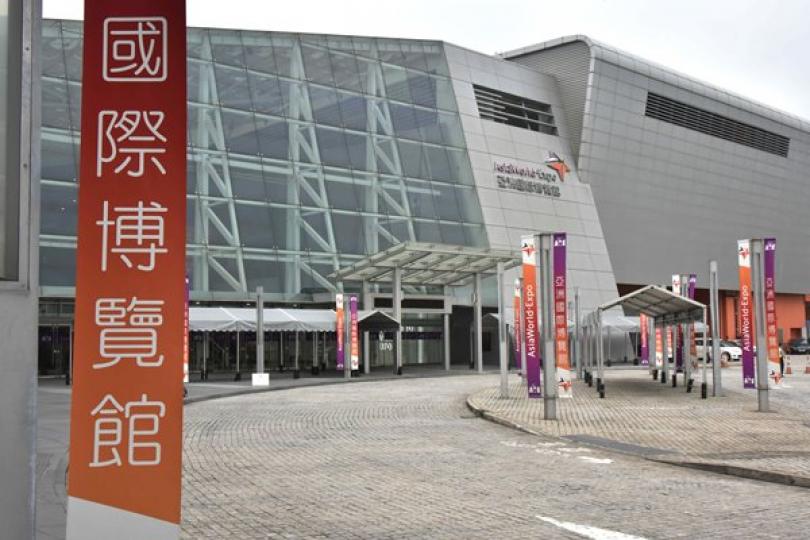 乘中國專機滯摩港人抵港 乘中國專機滯摩港人抵港