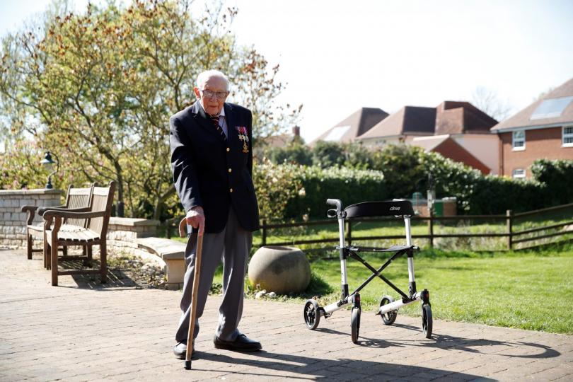 【體育熱話】99歲二戰老兵家中步行為醫護籌得千萬英鎊　感動世人