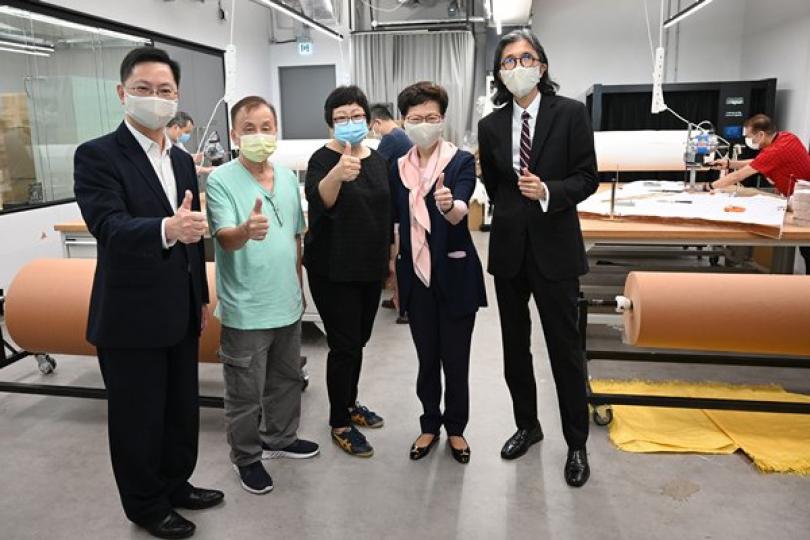 特首視察銅芯抗疫口罩生產工場 特首視察銅芯抗疫口罩生產工場